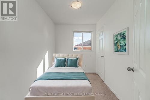 48 Loon Avenue, Barrie, ON - Indoor Photo Showing Bedroom