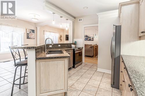 128 Wildwood Trail, Barrie, ON - Indoor Photo Showing Kitchen With Double Sink With Upgraded Kitchen