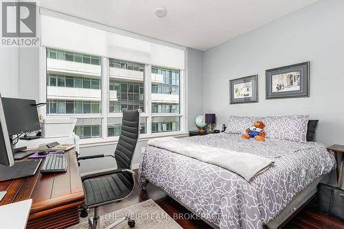 1201 - 2081 Fairview Street, Burlington, ON - Indoor Photo Showing Bedroom