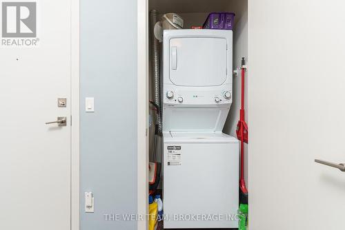 1201 - 2081 Fairview Street, Burlington, ON - Indoor Photo Showing Laundry Room