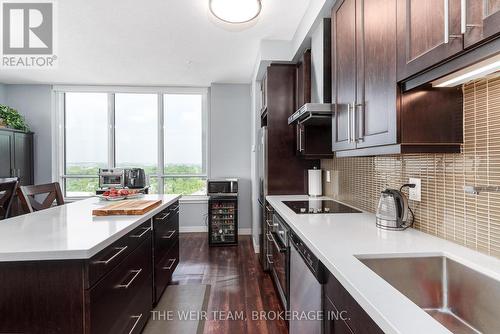 1201 - 2081 Fairview Street, Burlington, ON - Indoor Photo Showing Kitchen