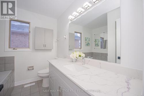 7 Hood Crescent, Brampton, ON - Indoor Photo Showing Bathroom