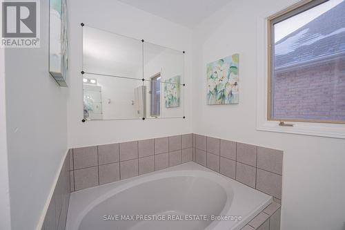 7 Hood Crescent, Brampton, ON - Indoor Photo Showing Bathroom