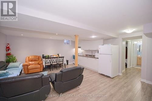 7 Hood Crescent, Brampton, ON - Indoor