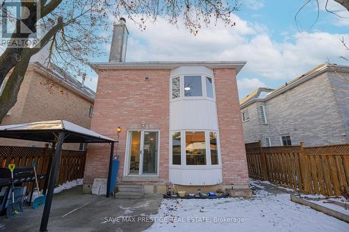 7 Hood Crescent, Brampton, ON - Outdoor