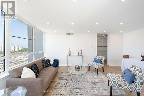 1404 - 1360 Rathburn Road E, Mississauga, ON - Indoor Photo Showing Living Room