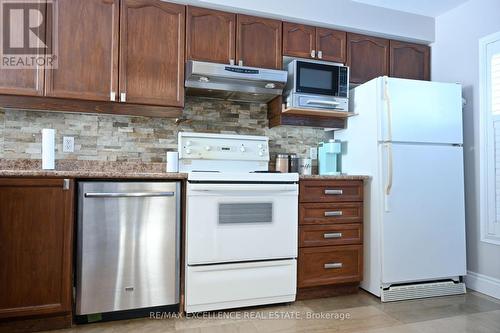 73 Viceroy Crescent, Brampton, ON - Indoor Photo Showing Kitchen