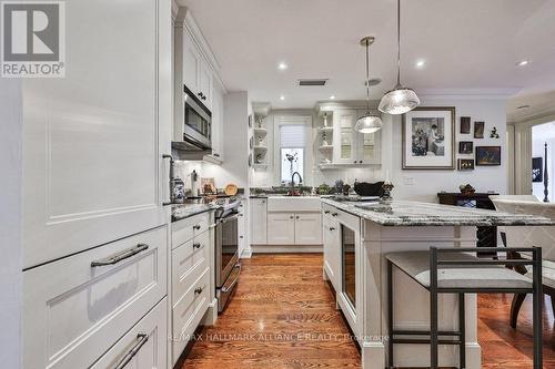 201 - 111 Forsythe Street, Oakville, ON - Indoor Photo Showing Kitchen With Upgraded Kitchen