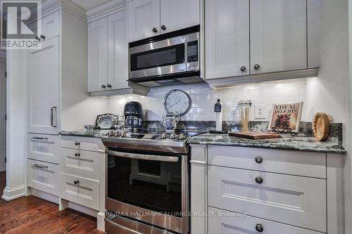 201 - 111 Forsythe Street, Oakville, ON - Indoor Photo Showing Kitchen With Upgraded Kitchen