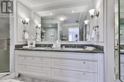 201 - 111 Forsythe Street, Oakville, ON - Indoor Photo Showing Bathroom