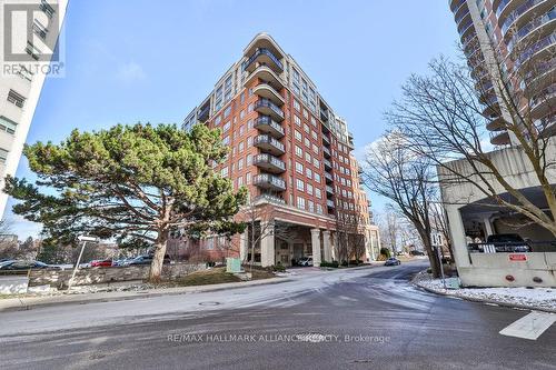 201 - 111 Forsythe Street, Oakville, ON - Outdoor With Facade