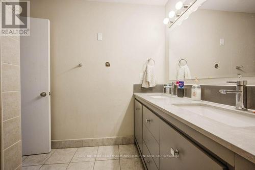 62 Dorset Street, Waterloo, ON - Indoor Photo Showing Bathroom