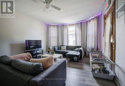 62 Dorset Street, Waterloo, ON - Indoor Photo Showing Living Room