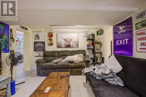 62 Dorset Street, Waterloo, ON - Indoor Photo Showing Living Room