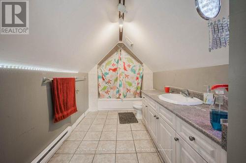 62 Dorset Street, Waterloo, ON - Indoor Photo Showing Bathroom