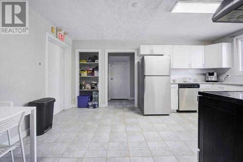 62 Dorset Street, Waterloo, ON - Indoor Photo Showing Kitchen