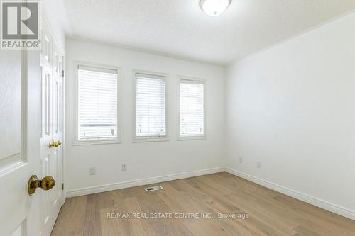 252 Thorner Drive, Hamilton, ON - Indoor Photo Showing Other Room