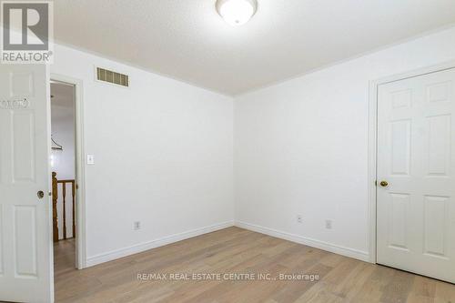 252 Thorner Drive, Hamilton, ON - Indoor Photo Showing Other Room