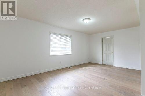 252 Thorner Drive, Hamilton, ON - Indoor Photo Showing Other Room