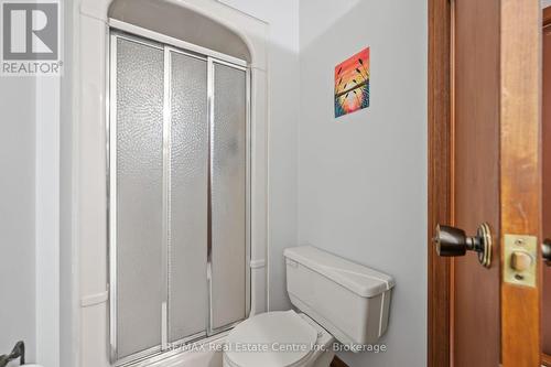 10 Kortright Road E, Guelph (Village), ON - Indoor Photo Showing Bathroom