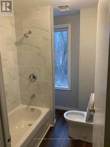 6272 Colonel Talbot Road, London, ON - Indoor Photo Showing Bathroom