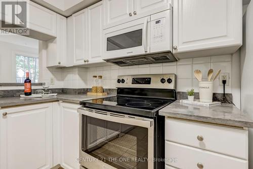 324 - 3 Everson Drive, Toronto, ON - Indoor Photo Showing Kitchen