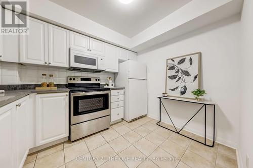 324 - 3 Everson Drive, Toronto, ON - Indoor Photo Showing Kitchen