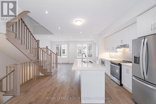 47 Folcroft Street, Brampton, ON - Indoor Photo Showing Kitchen With Stainless Steel Kitchen With Double Sink With Upgraded Kitchen