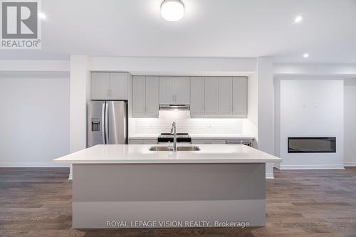 56 Folcroft Street, Brampton, ON - Indoor Photo Showing Kitchen With Stainless Steel Kitchen With Upgraded Kitchen