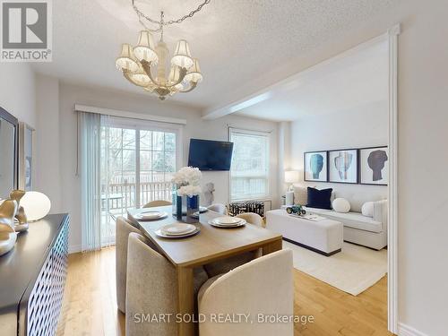 633 Four Winds Way, Mississauga, ON - Indoor Photo Showing Dining Room