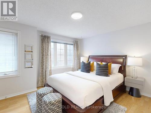 633 Four Winds Way, Mississauga, ON - Indoor Photo Showing Bedroom