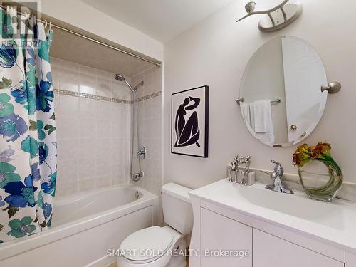 633 Four Winds Way, Mississauga, ON - Indoor Photo Showing Bathroom