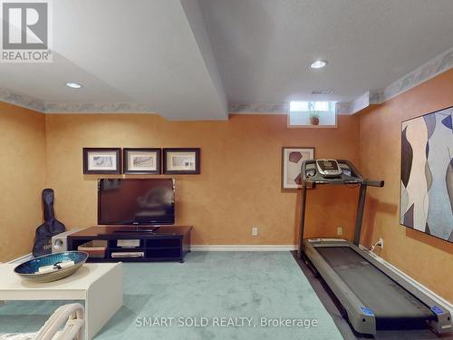 633 Four Winds Way, Mississauga, ON - Indoor Photo Showing Gym Room