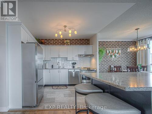 901 - 60 Wyndham Street S, Guelph, ON - Indoor Photo Showing Kitchen