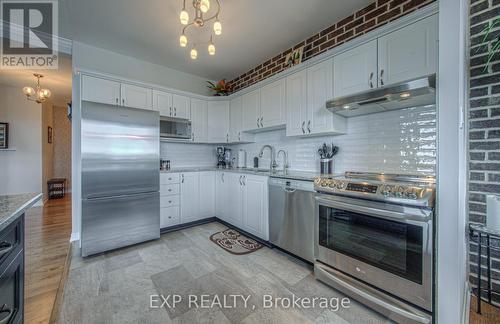 901 - 60 Wyndham Street S, Guelph, ON - Indoor Photo Showing Kitchen