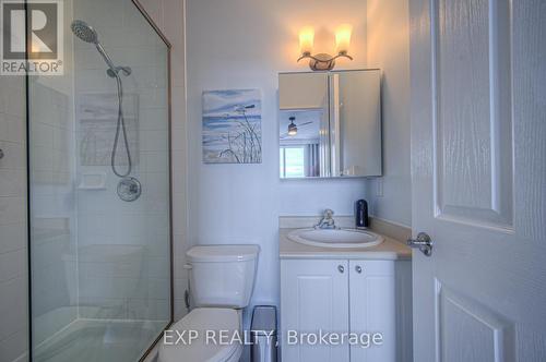 901 - 60 Wyndham Street S, Guelph, ON - Indoor Photo Showing Bathroom