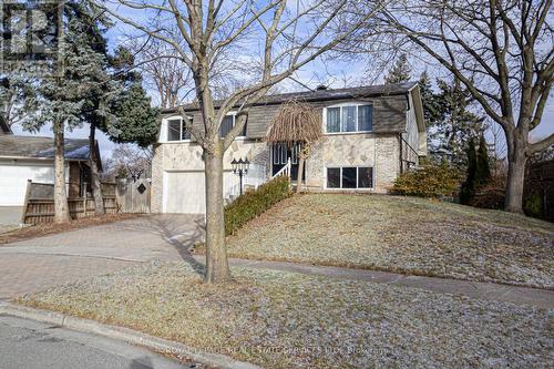 2483 Yarmouth Crescent N, Oakville, ON - Outdoor