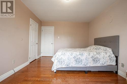 2483 Yarmouth Crescent N, Oakville, ON - Indoor Photo Showing Bedroom