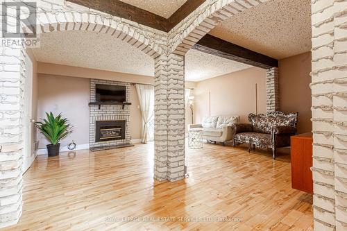 2483 Yarmouth Crescent N, Oakville, ON - Indoor Photo Showing Living Room With Fireplace