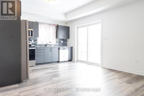 40 - 205 West Oak Trail, Kitchener, ON - Indoor Photo Showing Kitchen