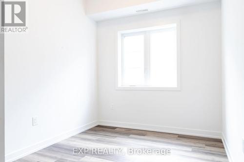 40 - 205 West Oak Trail, Kitchener, ON - Indoor Photo Showing Other Room