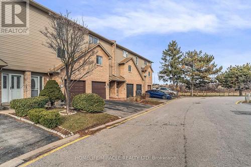 51 - 2035 Asta Drive, Mississauga, ON - Outdoor