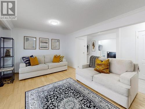 9 Fairchild Avenue, Toronto, ON - Indoor Photo Showing Living Room