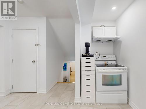 9 Fairchild Avenue, Toronto, ON - Indoor Photo Showing Kitchen