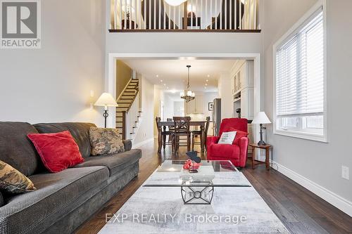 3 Bill Hutchinson Crescent, Clarington, ON - Indoor Photo Showing Living Room