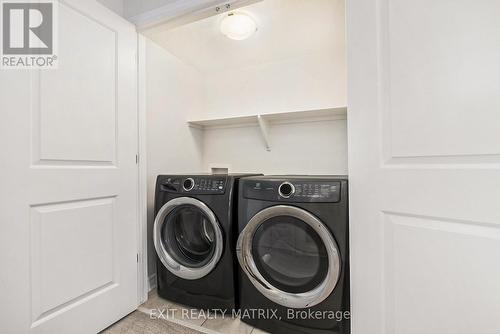 811 Clapham Terrace, Ottawa, ON - Indoor Photo Showing Laundry Room