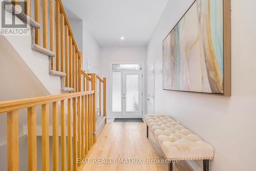 811 Clapham Terrace, Ottawa, ON - Indoor Photo Showing Other Room