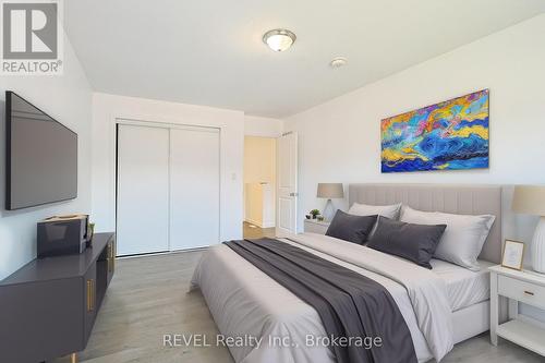 407 Chaffey Street, Welland (773 - Lincoln/Crowland), ON - Indoor Photo Showing Bedroom