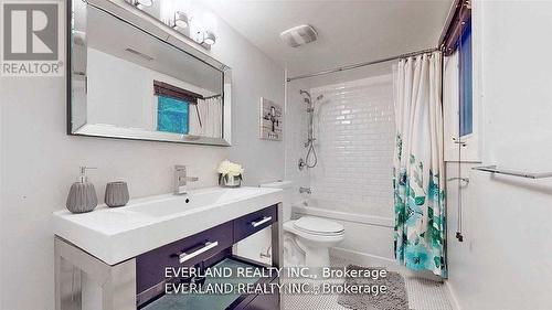 98 Rathburn Road, Toronto, ON - Indoor Photo Showing Bathroom