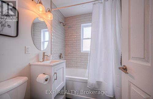 24 Bennett Avenue, Guelph, ON - Indoor Photo Showing Bathroom